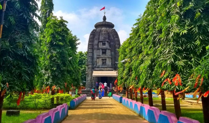 ଖିଚିଂ କିଚକେଶ୍ବରୀ ମନ୍ଦିରକୁ ବଜ୍ରପାତ: ଭାଙ୍ଗିଲା କଳସ, ଅଳ୍ପକେ ବର୍ତ୍ତିଲେ ସେବାୟତ ଓ ଶ୍ରଦ୍ଧାଳୁ