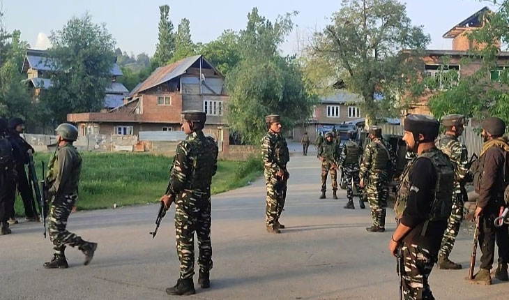 ସୁରକ୍ଷାକର୍ମୀଙ୍କ ଗାଡ଼ିକୁ ଗୁଳିମାଡ଼ ଘଟଣା: ଏନକାଉଣ୍ଟରରେ ୩ ଆତଙ୍କବାଦୀ ସଫା