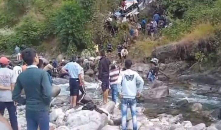 ଖାଇକୁ ଖସିଲା ଯାତ୍ରୀବାହୀ ବସ୍‌, ୨୨ ଯାତ୍ରୀଙ୍କ ମୃତ୍ୟୁ ସୂଚନା