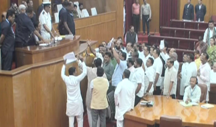 ଶୀତକାଳୀନ ଅଧିବେଶନ ଆରମ୍ଭରୁ ଗୃହରେ ହଟ୍ଟଗୋଳ, ୧୨ଟା ୨୫ ମିନିଟ୍ ଯାଏଁ ଗୃହ ମୁଲତବି…