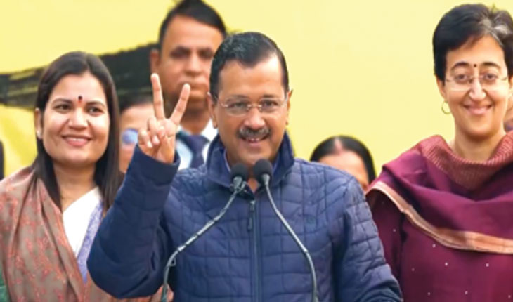 କେଜ୍ରିୱାଲଙ୍କ ବଡ଼ ଘୋଷଣା: ମହିଳାଙ୍କୁ ମାସକୁ ମିଳିବ ୨୧୦୦ ଟଙ୍କା…