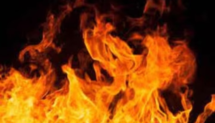 ଭୟାବହ ଅଗ୍ନିକାଣ୍ଡରେ ଜଳିଗଲା ୬ପରିବାରର ୧୬ବଖରା ଘର, ୯ ଗୋରୁ ଜୀବନ୍ତ ଦଗ୍ଧ