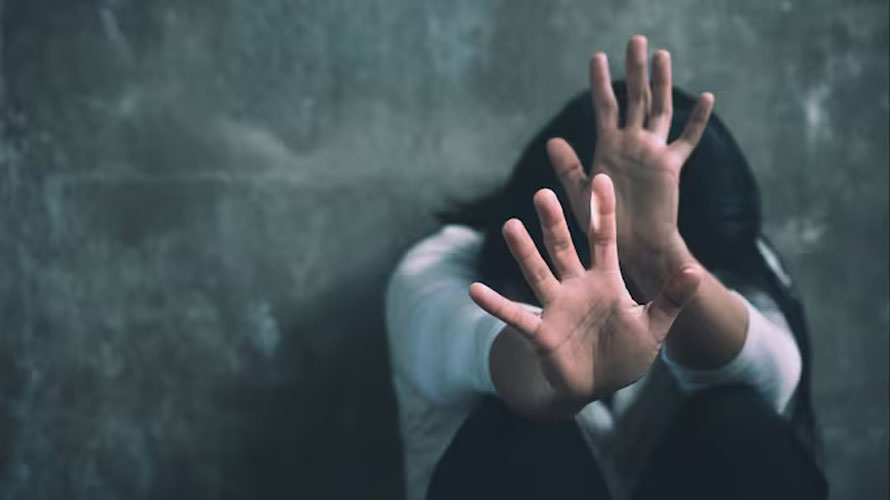 ରାଜଧାନୀରେ ଚାଞ୍ଚଲ୍ୟ;  ବରମୁଣ୍ଡା ବସଷ୍ଟାଣ୍ଡରେ ମାଆ- ଝିଅଙ୍କୁ ଦୁଷ୍କର୍ମ ଉଦ୍ୟମ ଅଭିଯୋଗ...