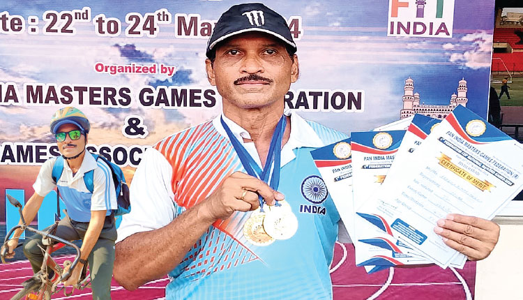 ଅନୁଗୋଳ ଜିଲ୍ଲାର ପ୍ରଥମ ମାଷ୍ଟର ଆଥଲେଟ୍‌ ଫ୍ଲାଇଙ୍ଗ୍‌ ମ୍ୟାନ୍‌ ପ୍ରକାଶ ଗଡନାୟକ