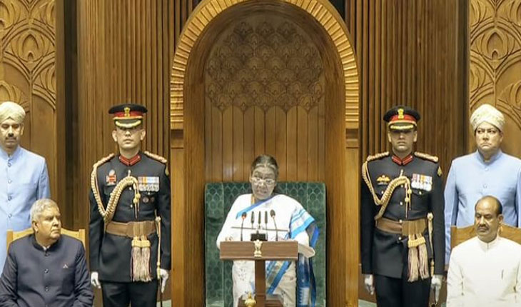ସଂସଦର ଉଭୟ ଗୃହକୁ ସମ୍ବୋଧିତ କଲେ ରାଷ୍ଟ୍ରପତି ଦ୍ରୌପଦୀ ମୁର୍ମୁ, ସମ୍ବିଧାନ ନିର୍ମାତାଙ୍କୁ ଜଣାଇଲେ ପ୍ରଣାମ…