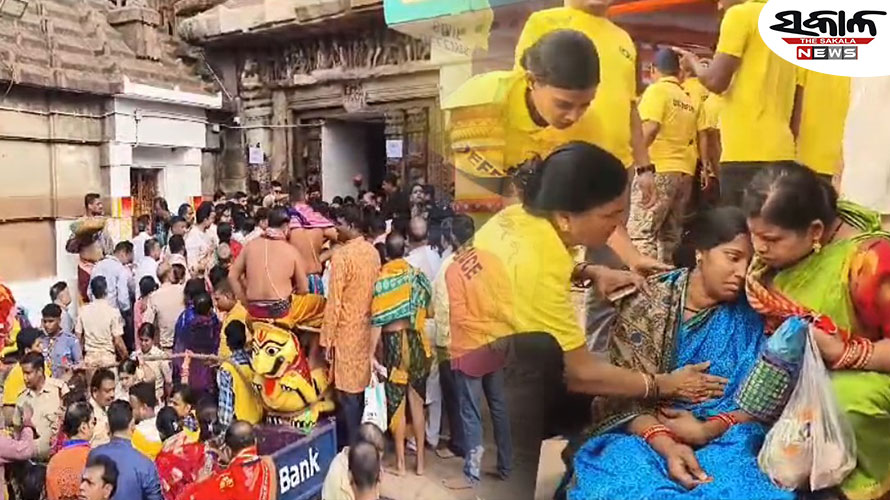 ଲିଙ୍ଗରାଜ ମନ୍ଦିରରେ ଅସମ୍ଭାଳ ଭିଡ: ଠେଲାପେଲା ଯୋଗୁଁ  ୨ ମହିଳା ଭକ୍ତ ଆହତ