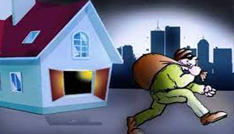 ମହିଳାଙ୍କୁ ହାଣି ଘରୁ ସୁନା ଅଳଙ୍କାର ଲୁଟିନେଲେ ଦୁର୍ବୃତ୍ତ