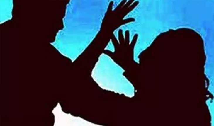 କଲେଜ ସମ୍ମୁଖରେ +୨ ଛାତ୍ରୀଙ୍କୁ ଆକ୍ରମଣ କଲେ ଦୁଇ ଯୁବକ