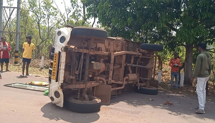 ଓଲଟିଲା ପିକ୍‌ଅପ୍‌: ୩୦ ଆହତ, ୪ ଗୁରୁତର