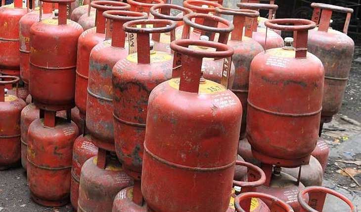 ରାଜ୍ୟରେ ଉତ୍କଟ ହେଉଛି ଗ୍ୟାସ୍‌ ସଙ୍କଟ, ହେଲେ ମାନିବାକୁ ମନ୍ତ୍ରୀ ନାରାଜ