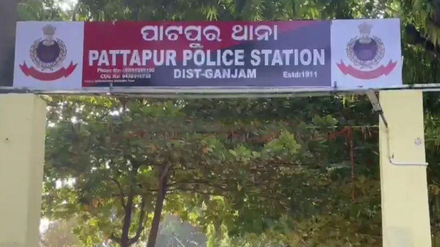 ଘରୁ ଟେକିନେଇ ୩ ଦିନ ଦୁଷ୍କର୍ମ, ଜଣେ ନାବଳକକୁ ଗିରଫ କରିଛି ପୁଲିସ