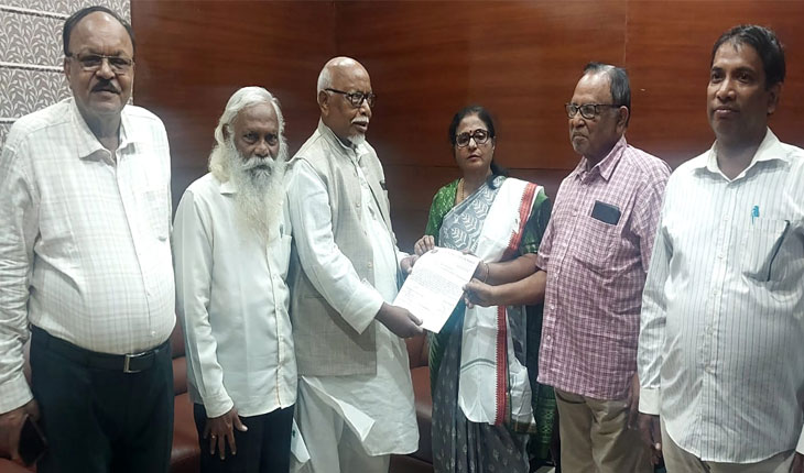 ଉପେନ୍ଦ୍ର ଭଞ୍ଜଙ୍କ ପ୍ରତିମୂର୍ତ୍ତି ବିଧାନସଭାରେ ସ୍ଥାପିତ ପାଇଁ ବାଚସ୍ପତିଙ୍କୁ ସ୍ମାରକପତ୍ର ପ୍ରଦାନ