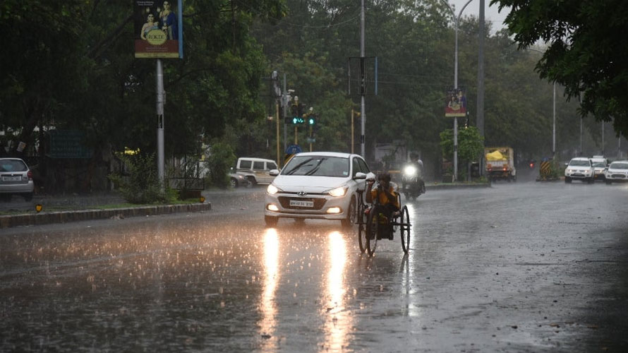 ଆସୁଛି ଲଘୁଚାପ; ୨୪ରୁ ବଢ଼ିବ ବର୍ଷା, ବିଭିନ୍ନ ଜିଲ୍ଲାକୁ ଅରେଞ୍ଜ -ୟେଲୋ ଆଲର୍ଟ ଜାରି….