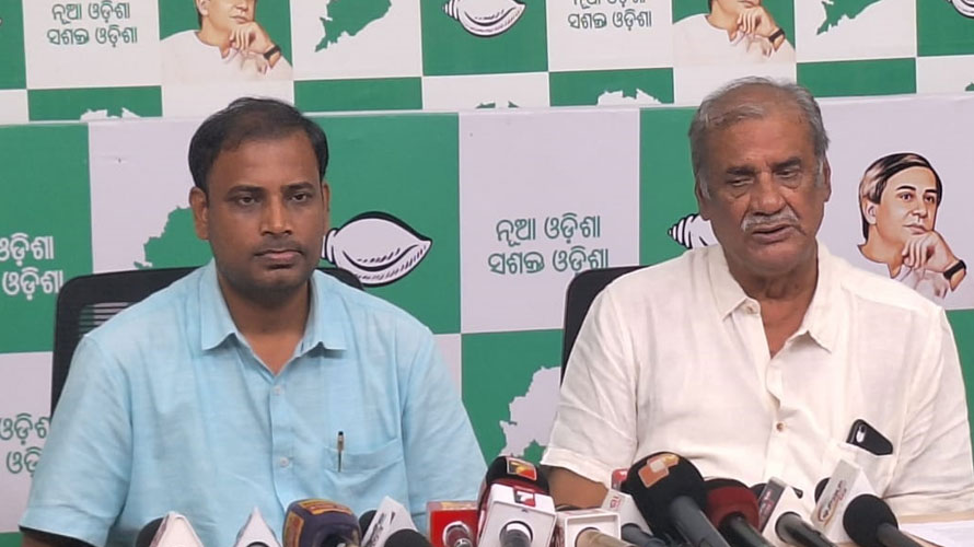 ଗୋଟିଏ ପରେ ଗୋଟିଏ ଶିଳ୍ପ ଅନୁଷ୍ଠାନ ଓଡିଶା ଛାଡୁଛନ୍ତି: ବିଜେଡି