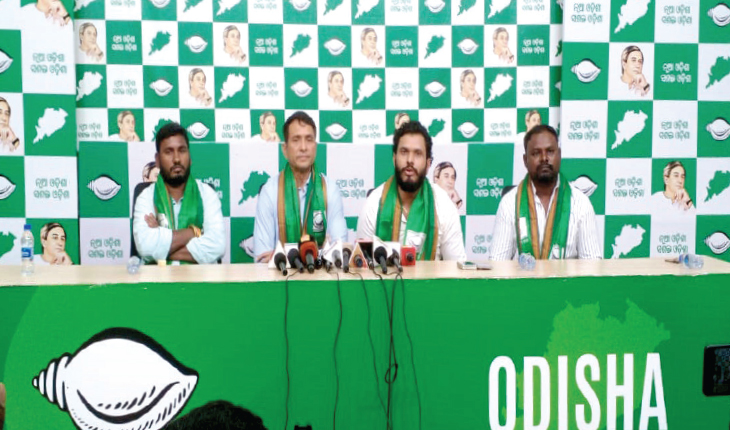 ଜୟଙ୍କ ପ୍ରାର୍ଥିତ୍ୱକୁ ନେଇ ବିଜେପିରେ ମେଲୁଛି ଫାଟ, ବିଜେଡିରେ ମିଶିଲେ ବସନ୍ତ ପଣ୍ଡାଙ୍କ ପୁତୁରା...