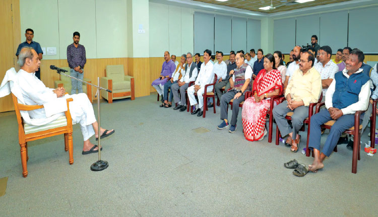 ରାଜ୍ୟରେ ନାରୀ ନିର୍ଯାତନାକୁ ନେଇ ବିଧାୟକ ଦଳ ବୈଠକରେ ନବୀନଙ୍କ ଉଦ୍‌ବେଗ