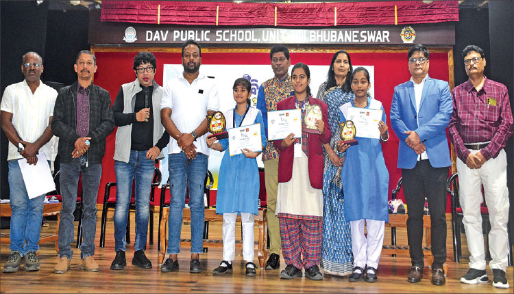 ‘ସକାଳ’ର ୫ମ ସ୍ୱନକ୍ଷତ୍ର: ବିତର୍କରେ ଭାଗନେଲେ ରାଜ୍ୟର ୫ ହଜାରରୁ ଊର୍ଦ୍ଧ୍ବ ଛାତ୍ରଛାତ୍ରୀ