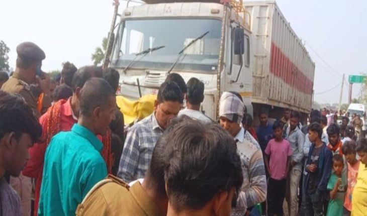 ଅଟୋକୁ ଧକ୍କା ଦେଲା ଟ୍ରକ, ମାଆପୁଅଙ୍କ ସମେତ ୫ ଜଣଙ୍କ ମୃତ୍ୟୁ 