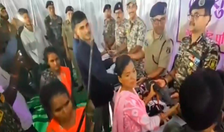 ମୁଖ୍ୟ ସ୍ରୋତକୁ ଫେରୁଛନ୍ତି ନକ୍ସଲ, ପୁଣି ଛତିଶଗଡ଼ରେ ୭ ନକ୍ସଲଙ୍କ ଆତ୍ମସମର୍ପଣ...