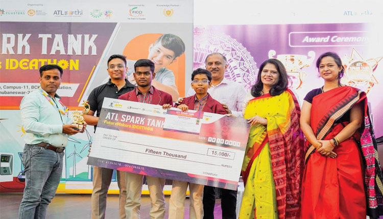 ଡିଏଭି ବେଦାନ୍ତ ଇଣ୍ଟରନ୍ୟାସନାଲ ସ୍କୁଲର ଯୁବ ଉଦ୍ଭାବକ ଦୃଷ୍ଟିହୀନଙ୍କ ପାଇଁ ଏଆଇ ସମାଧାନ ସହିତ ଜିତିଛନ୍ତି ରାଜ୍ୟସ୍ତରୀୟ ଆଇଡିଆଥନ୍