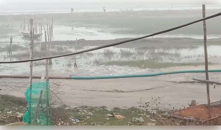 ଚିଲିକା ବକ୍ଷରେ ବେଆଇନ ପାର୍କିଂ ନିର୍ମାଣ: ଜୀବିକା ହରାଇ ଦାଦନ ଖଟିବାକୁ ବାଧ୍ୟ ହେଉଛନ୍ତି ମତ୍ସ୍ୟଜୀବୀ