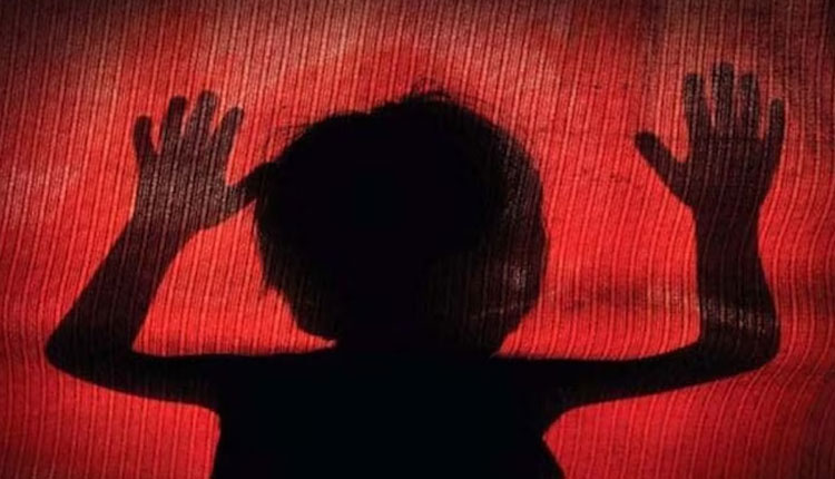 ନଭି ମୁମ୍ବାଇରେ ଚାଞ୍ଚଲ୍ୟ: ୬ ବର୍ଷର ଝିଅ ମରାଠୀ କହିନପାରିବାରୁ ତଣ୍ଟି ଚିପି ହତ୍ୟା କଲା ମାଆ !