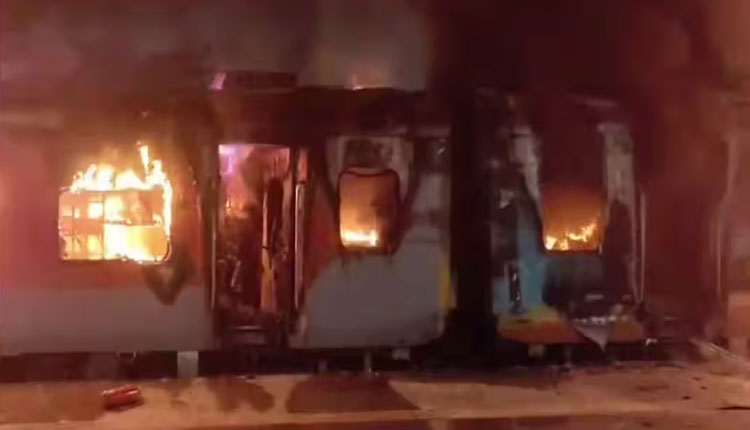 ଟାଟାନଗର-ଏର୍ଣ୍ଣାକୁଲମ ଏକ୍ସପ୍ରେସ୍ ଟ୍ରେନରେ ଭୟାବହ ଅଗ୍ନିକାଣ୍ଡ, ଜଣେ ମୃତ