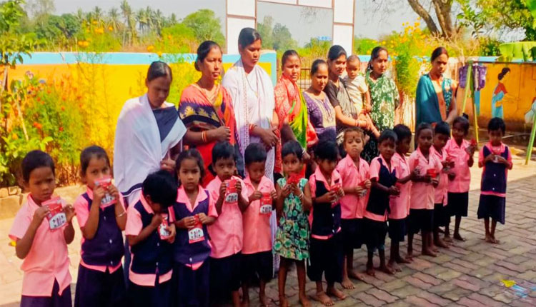 ବେଦାନ୍ତ ଆଲୁମିନିୟମ ପକ୍ଷରୁ ଅଙ୍ଗନବାଡି କେନ୍ଦ୍ରରେ 'ଶିଶୁ ସଞ୍ଜୀବନୀ’ର ଶୁଭାରମ୍ଭ, ଉପକୃତ ହେଉଛନ୍ତି ୬୦୦ରୁ ଅଧିକ ପିଲା