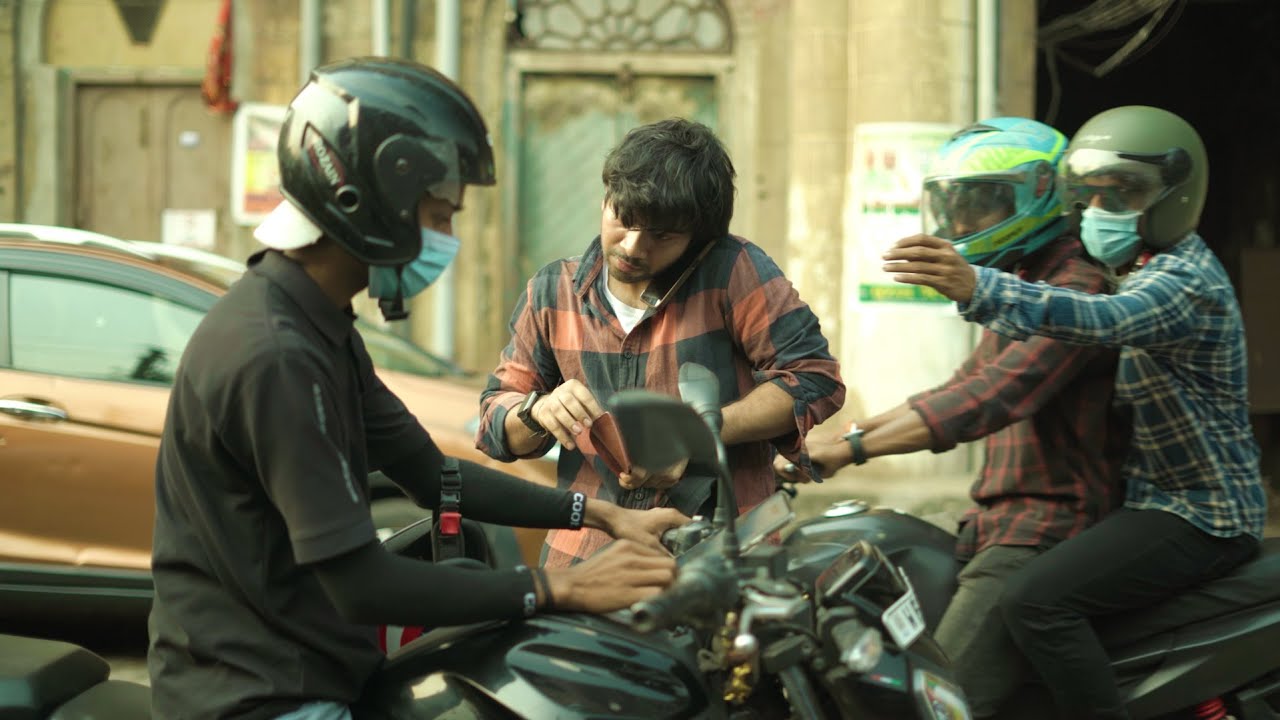 Cyber Awareness Viral Video: ସାବଧାନ! ଅଜଣା ବ୍ୟକ୍ତିଙ୍କୁ କଲ୍ କରିବାକୁ ଫୋନ୍ ଦେଉଛନ୍ତି କି? ମିନିଟକରେ ଆକାଉଣ୍ଟରୁ ଖାଲି ହୋଉଛି ଲକ୍ଷ ଲକ୍ଷ ଟଙ୍କା