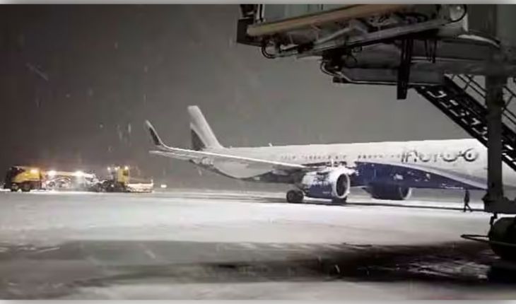 କାଶ୍ମୀରରେ ପ୍ରବଳ ତୁଷାରପାତ: ଶ୍ରୀନଗର ବିମାନବନ୍ଦରରେ ଉଡ଼ାଣ ବାତିଲ, ଜାମ୍ମୁ-ଶ୍ରୀନଗର ରାଜପଥ ବନ୍ଦ