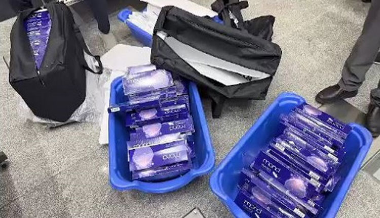 ଭୁବନେଶ୍ୱର ବିମାନବନ୍ଦରରୁ ୧୦ ଲକ୍ଷ ଟଙ୍କାର ବିଦେଶୀ ସିଗାରେଟ୍ ଜବତ, ୮ ଅଟକ