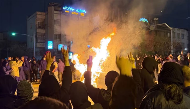 ଇରାନରେ ଜଳୁଛି ପ୍ରତିବାଦର ନିଆଁ: ୨୫୦୦ରୁ ଊର୍ଦ୍ଧ୍ୱ ମୃତ, ଟ୍ରମ୍ପ ଓ ନେତାନ୍ୟାହୁଙ୍କୁ ‘ହତ୍ୟାକାରୀ’ କହିଲା ଇରାନ