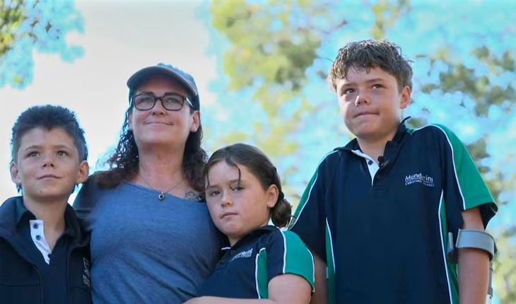 ସମୁଦ୍ରରେ ୪ ଘଣ୍ଟା ପହଁରି ପରିବାରକୁ ବଞ୍ଚାଇଲେ ୧୩ ବର୍ଷର ବାଳକ