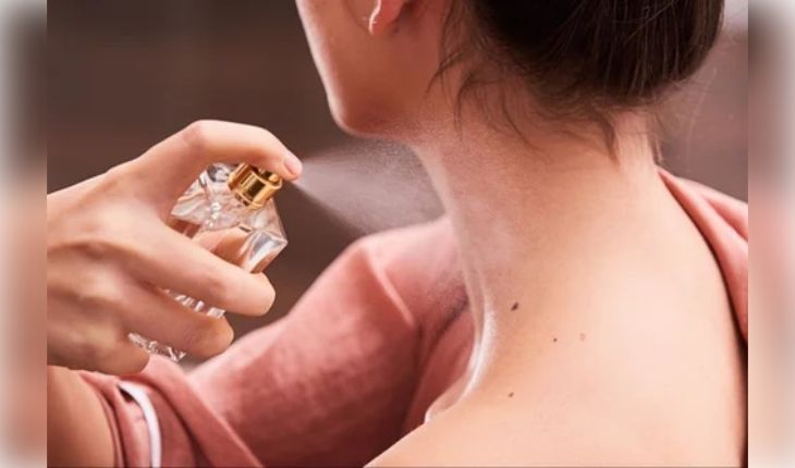 ଆପଣ କ’ଣ ଅତ୍ୟଧିକ ପରଫ୍ୟୁମ ବ୍ୟବହାର କରୁଛନ୍ତି କି? ସାବଧାନ, ଏହା ସ୍ୱାସ୍ଥ୍ୟ ପାଇଁ ହୋଇପାରେ ଘାତକ