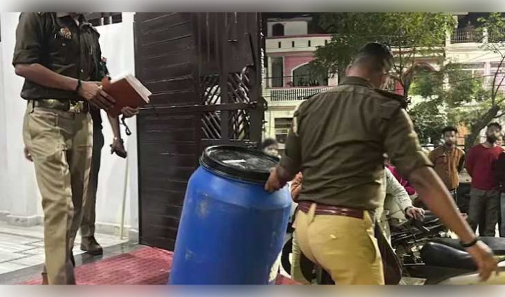 ଲକ୍ଷ୍ନୌର ହୃଦୟ ବିଦାରକ ଘଟଣା: ବ୍ଲିଙ୍କିଟରୁ ଛୁରୀ ମଗାଇ ବାପାଙ୍କୁ ହତ୍ୟା କଲା ପୁଅ, ଖଣ୍ଡ ଖଣ୍ଡ କରି ଡ୍ରମରେ ରଖିଲା ଶବ