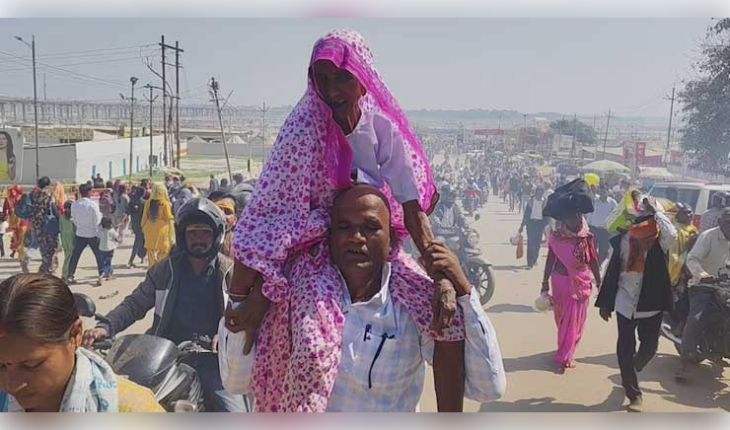 ମହାଶିବରାତ୍ରୀରେ ଅପୂର୍ବ ଦୃଶ୍ୟ: ୧୦୦ ବର୍ଷର ମା’ଙ୍କୁ କାନ୍ଧରେ ବୋହି ସଙ୍ଗମ ସ୍ନାନ କରାଇଲେ ‘କଳିଯୁଗର ଶ୍ରବଣ କୁମାର’