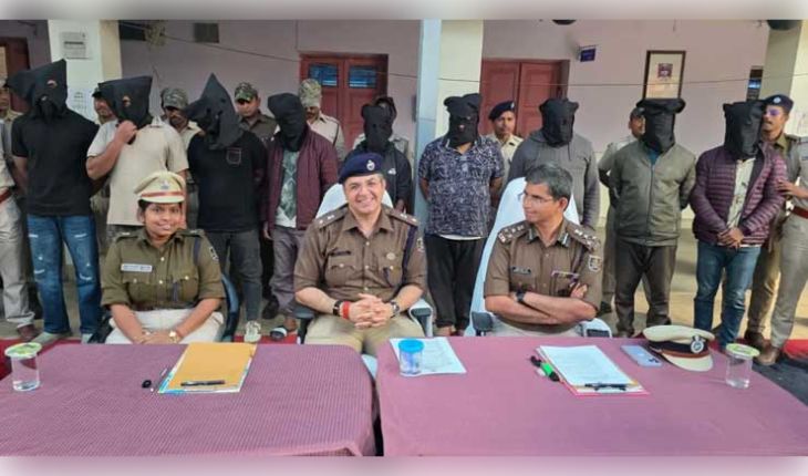 ରାଉରକେଲାରେ ଅନଲାଇନ୍ ବେଟିଂ ରାକେଟ୍‌ର ପର୍ଦ୍ଦାଫାସ: ୫ ଅଟକ, ୨୦ ଲକ୍ଷ ଟଙ୍କା ଜବତ