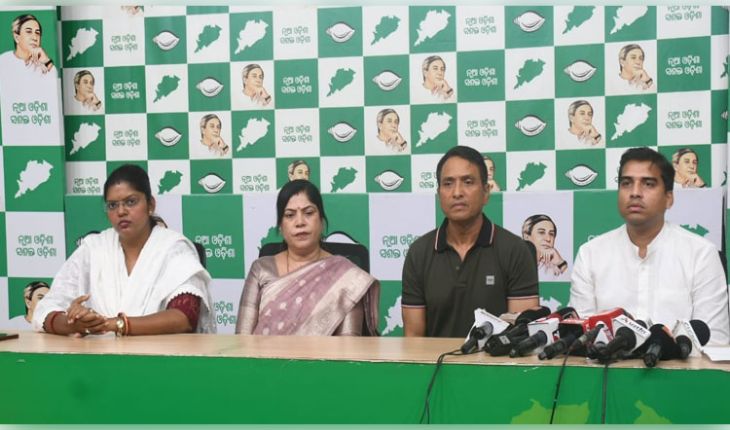 ସରକାର ଓ ପୁଲିସ ବିରୋଧରେ ସାଂଘାତିକ ଅଭିଯୋଗ: 'କ୍ରସ୍‌ ଭୋଟିଂ ନ କରିବାରୁ ବିଜେଡି ବିଧାୟିକାଙ୍କୁ ନିର୍ଯାତନା'