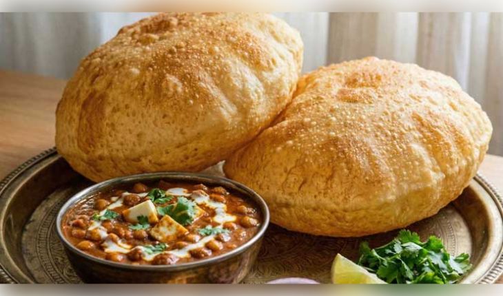 ଛୋଲେ ଭଟୁରେ ଖାଇବାକୁ ଭଲ ପାଉଛନ୍ତି କି? ଜାଣନ୍ତୁ କିପରି ପ୍ରସ୍ତୁତ କରିବେ ସ୍ୱାସ୍ଥ୍ୟକର ଓ କମ୍ ତେଲଯୁକ୍ତ 'ହେଲଦି ଛୋଲେ ଭଟୁରେ'