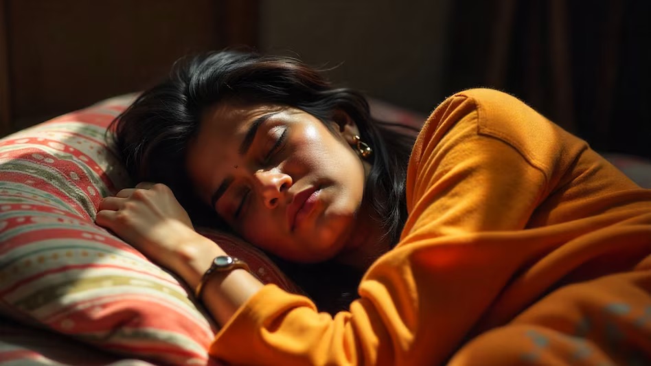 ଶୋଇବା ସମୟରେ କେଉଁ ଦିଗରେ ରହିବା ଉଚିତ୍ ମୁଣ୍ଡ? ଜାଣନ୍ତୁ ସଠିକ୍ ନିୟମ