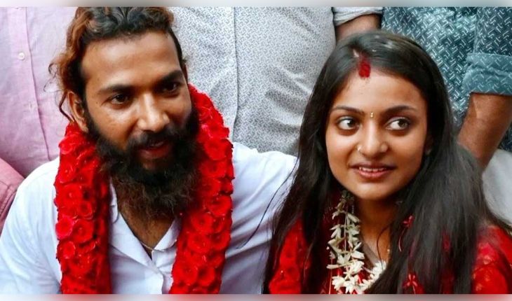 ମହାକୁମ୍ଭ ଫେମ୍ ମୋନାଲିସା କ’ଣ ନାବାଳିକା? ବାଲ୍ୟ ବିବାହ ଅଭିଯୋଗ ଉପରେ ସ୍ୱାମୀ ଫରମାନ ଖାନ ଦେଲେ ପ୍ରମାଣ