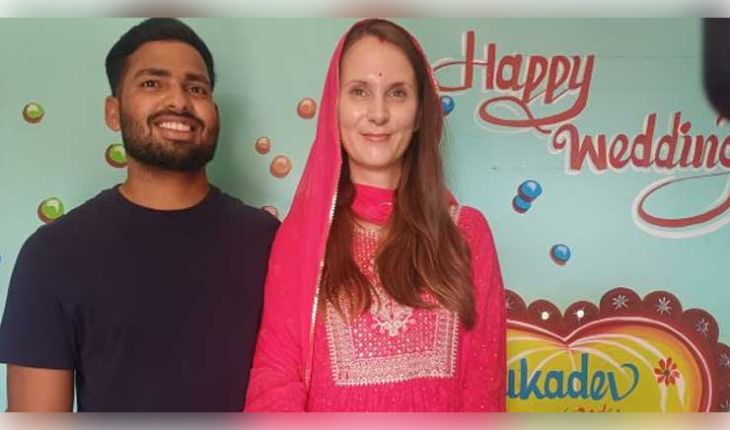 ଓଡ଼ିଆ ପୁଅଙ୍କ ହାତ ଧରିଲେ ବିଦେଶିନୀ: ହିନ୍ଦୁ ରୀତିନୀତିରେ କ୍ରୋଏସିଆର ଯୁବତୀଙ୍କୁ ବିବାହ କଲେ ଭଦ୍ରକର ଶୁକଦେବ