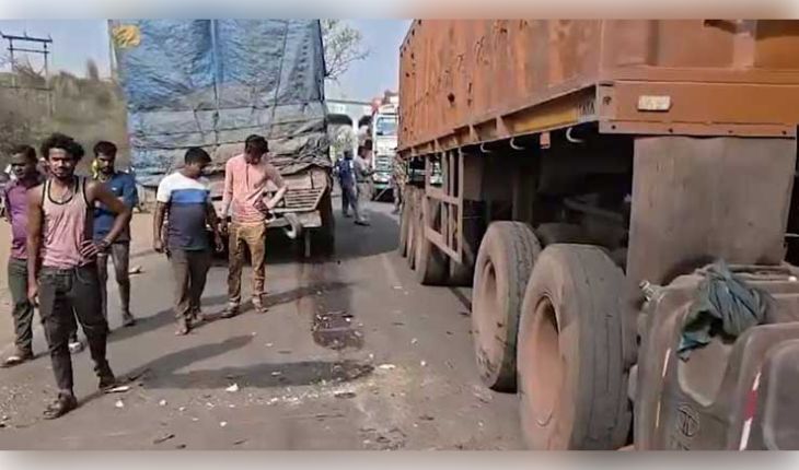 ମର୍ମନ୍ତୁଦ ସଡ଼କ ଦୁର୍ଘଟଣା: ଟ୍ୟୁସନ ଯାଉଥିବା ବେଳେ ଲରୀ ଚାପାରେ ମାଆର ମୃତ୍ୟୁ, ୪ ବର୍ଷର ଶିଶୁ ଗୁରୁତର