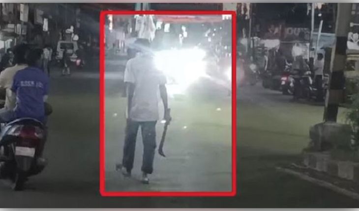 ଆଇନକାନୁନକୁ ଖୋଲା ଚ୍ୟାଲେଞ୍ଜ; ଜନଗହଳିପୂର୍ଣ୍ଣ ଅଞ୍ଚଳରେ କଟୁରୀ ବୁଲାଇଲେ ଯୁବକ