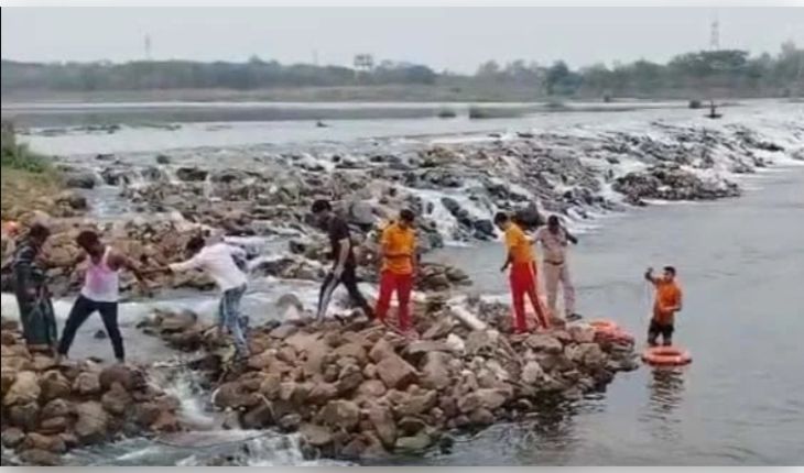 ସୋସିଆଲ ମିଡିଆରେ ଭାଇରାଲ୍ 'ବାଳକାଟି ସାଇଫନ୍' ନେଲା ବିଜେବି ଛାତ୍ରଙ୍କ ଜୀବନ