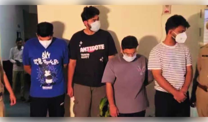 ନୋଏଡାରେ ନକଲି କଲ୍ ସେଣ୍ଟର ଠାବ: ଟେକ୍ ସପୋର୍ଟ ନାମରେ ବିଦେଶୀ ନାଗରିକଙ୍କୁ ଠକୁଥିବା ୪ ସାଇବର ଠକ ଗିରଫ