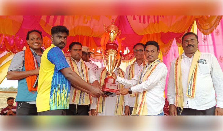 ବ୍ଲକସ୍ତରୀୟ କ୍ରିକେଟ ଟୁର୍ଣ୍ଣାମେଣ୍ଟ: ସାନଅଁଳକୁ ହରାଇ ଚାମ୍ପିୟନ ହେଲା ତିଛିଣି ତ୍ରିଲୋଚନେଶ୍ୱର ଟିମ୍