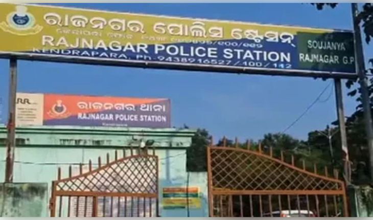 ଯୁବକଙ୍କୁ ଅବକାରୀ ବିଭାଗର ଥାର୍ଡ ଡିଗ୍ରୀ ଘଟଣା: ଦୁଇ ଅଧିକାରୀଙ୍କୁ ନିଲମ୍ବିତ କଲେ କମିଶନର