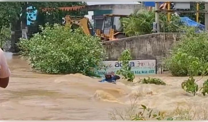 ନିଟ୍ ପେପର ଲିକ୍ ବିବାଦ: ସଂସଦ ମାର୍ଚ୍ଚ ଅଟକାଇବାକୁ ଯନ୍ତରମନ୍ତରରେ ବ୍ୟାରିକେଡ୍ ୱେଲ୍ଡିଂ କଲା ଦିଲ୍ଲୀ ପୋଲିସ