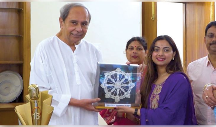 ଇଣ୍ଡିଆନ୍‌ ଆଇଡଲ୍‌’ ସିଜନ୍‌-୧୬ର ବିଜୟିନୀ ଜ୍ୟୋତିର୍ମୟୀ ନାୟକଙ୍କୁ ସମ୍ବର୍ଦ୍ଧିତ କଲେ ନବୀନ 